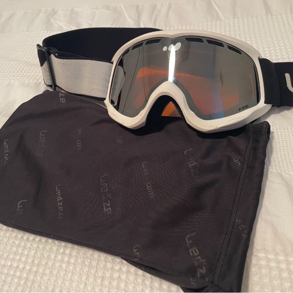 Black and White Winter Sports Glasses with Large Lens